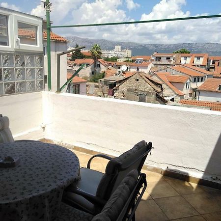 Cosy Accommodation In The Center Of Split Exterior photo